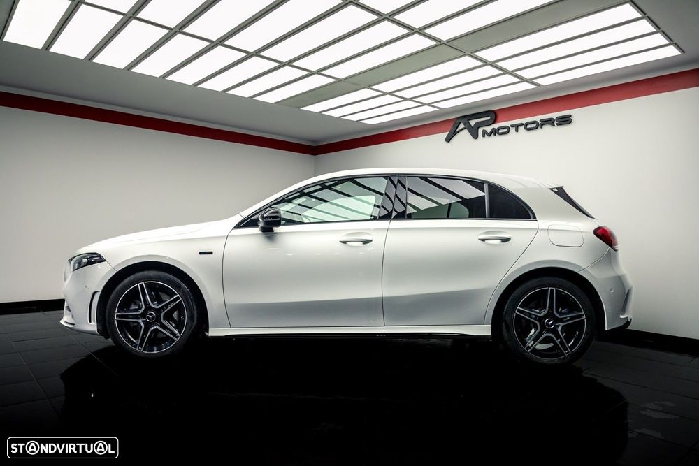 Mercedes-Benz A 250 e AMG Line - 2