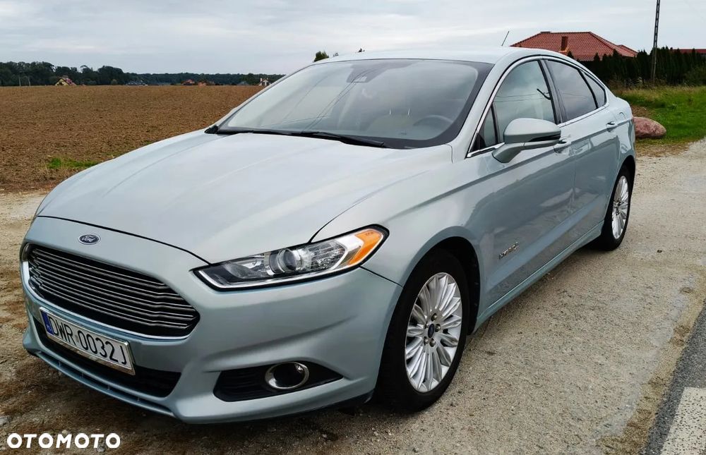 Ford Mondeo 2.0 Hybrid Titanium - 1