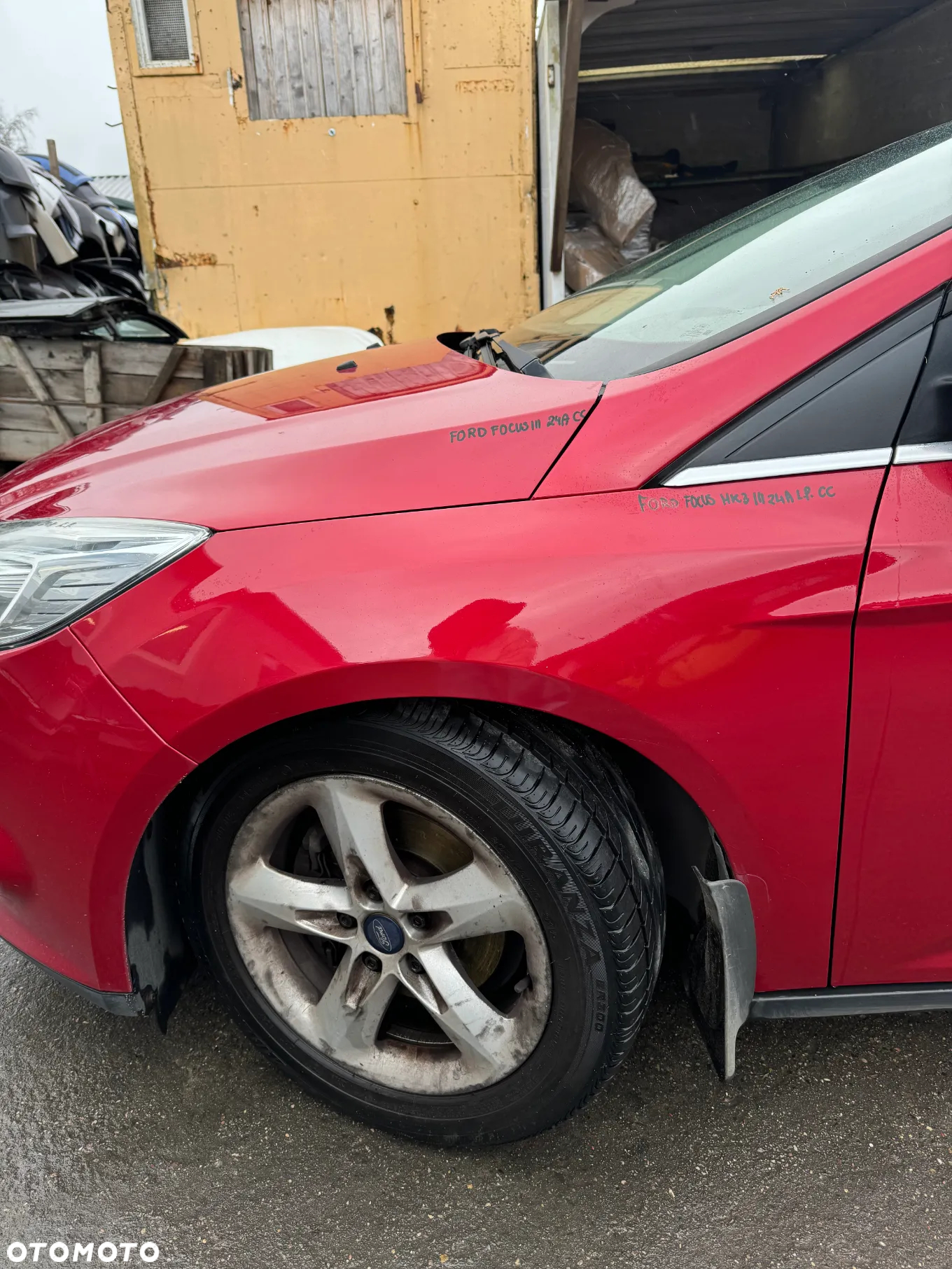 FORD FOCUS MK3 BŁOTNIK LEWY PRZÓD PRZEDNI CC - 2