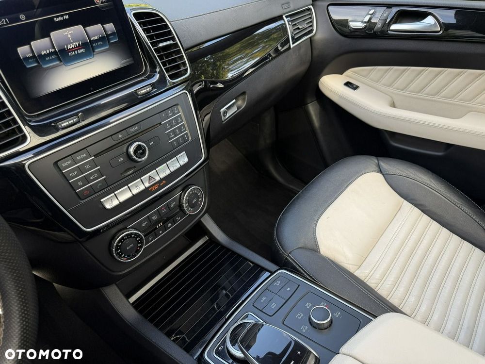 Mercedes-Benz GLE - 10