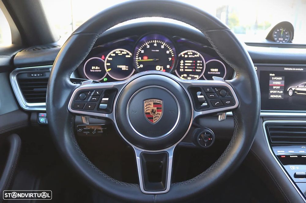 Porsche Panamera 4 E-Hybrid - 28