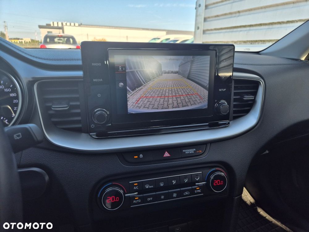 Kia Ceed 1.5 T-GDI M - 11