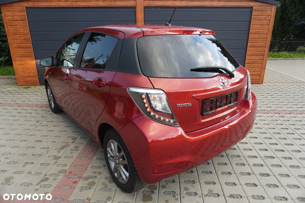 Toyota Yaris 1.33 VVT-i Executive - 5