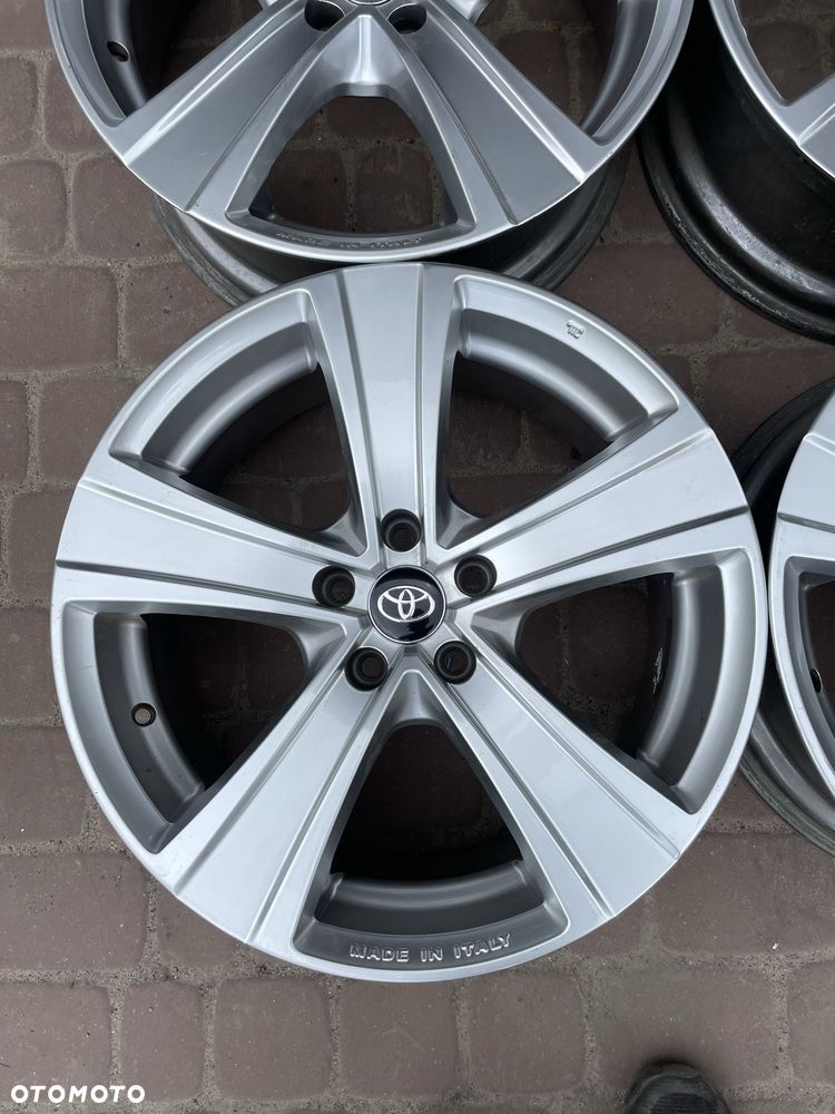 FELGI ALUMINIOWE Toyota 8" x 19" x 5x114,3 x 67,1 x ET 35 - 5
