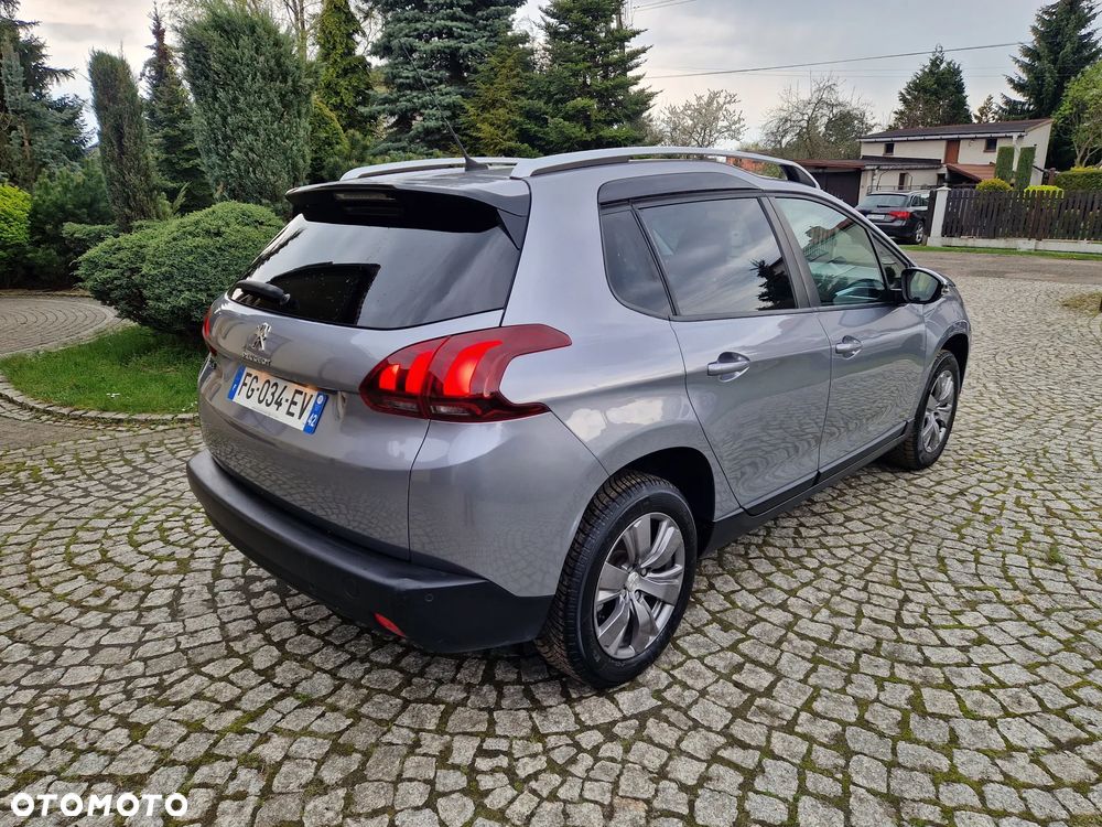 Peugeot 2008 1.2 Pure Tech Style - 13