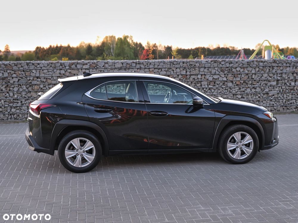 Lexus UX 250h GPF Elegance 2WD - 9
