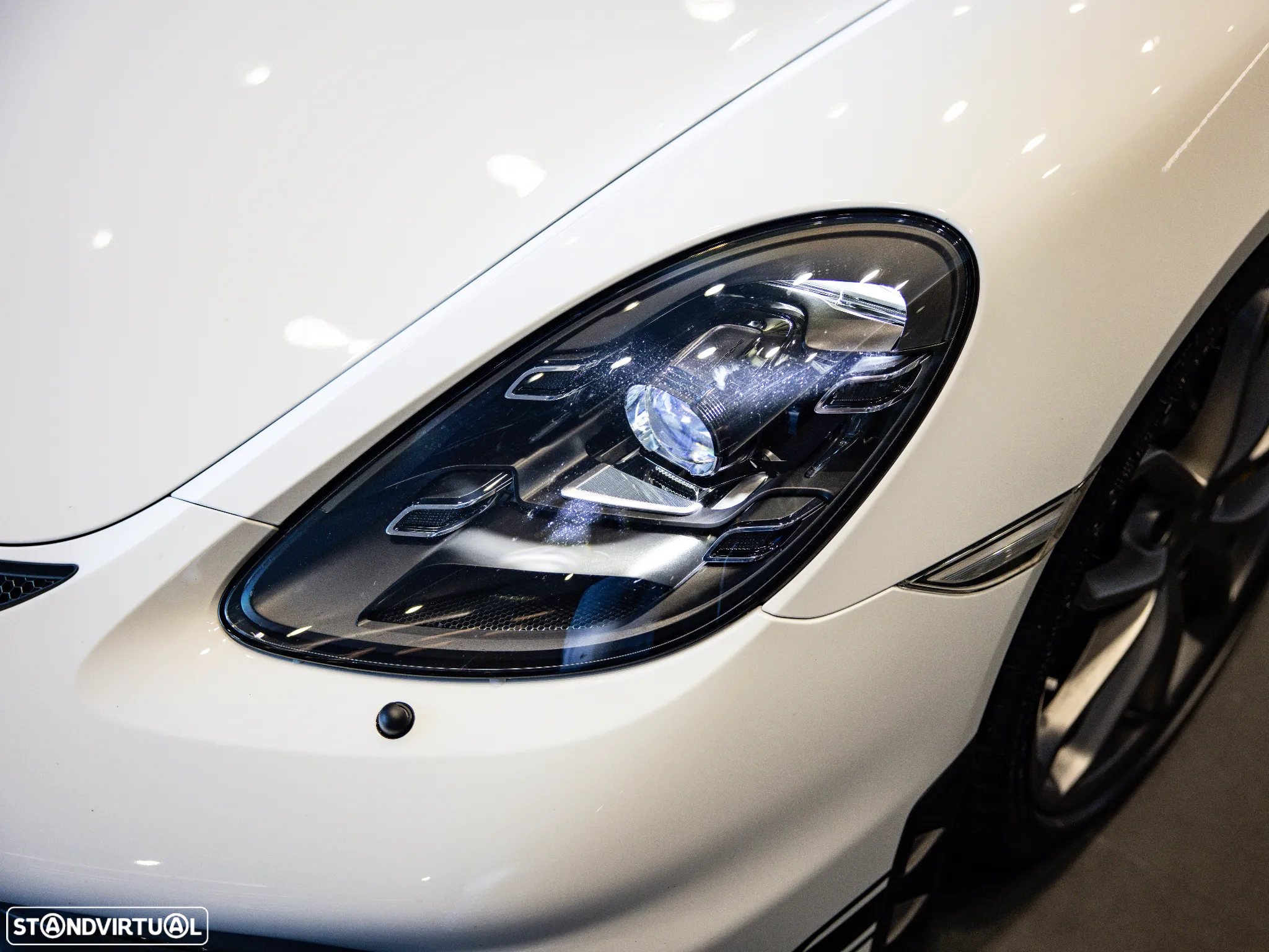 Porsche 718 Cayman GT4 - 21