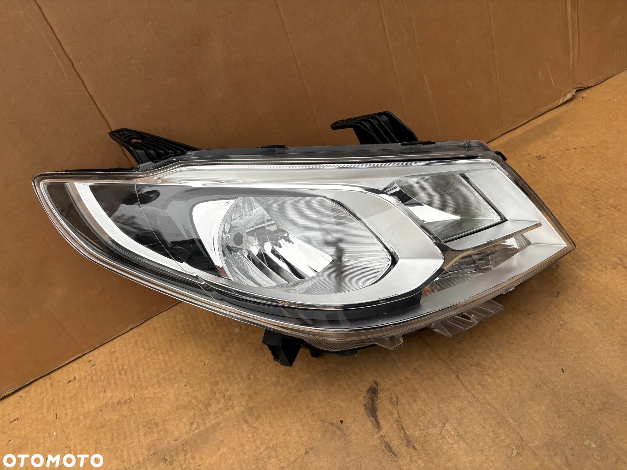 Oryginalna Lampa Przednia Prawa LDV MAXUS G10 Edeliver Europejska Ładna Zwykła H7 - 3