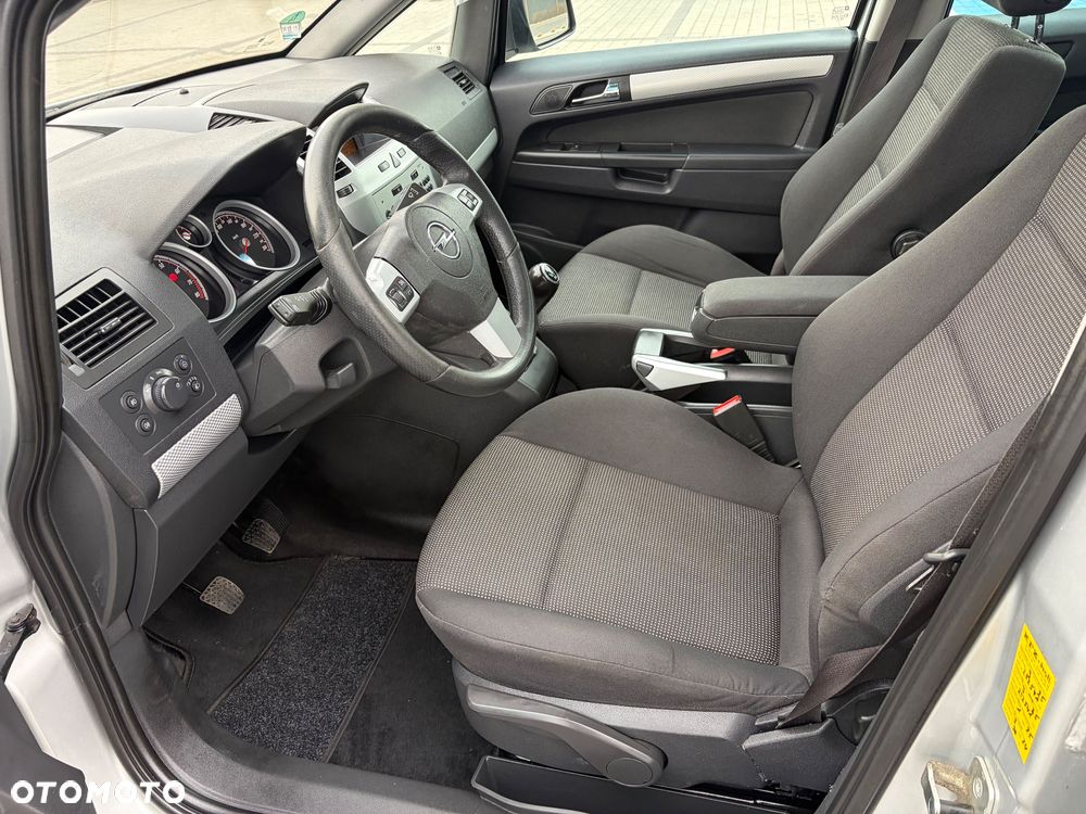 Opel Zafira 1.8 Enjoy - 25