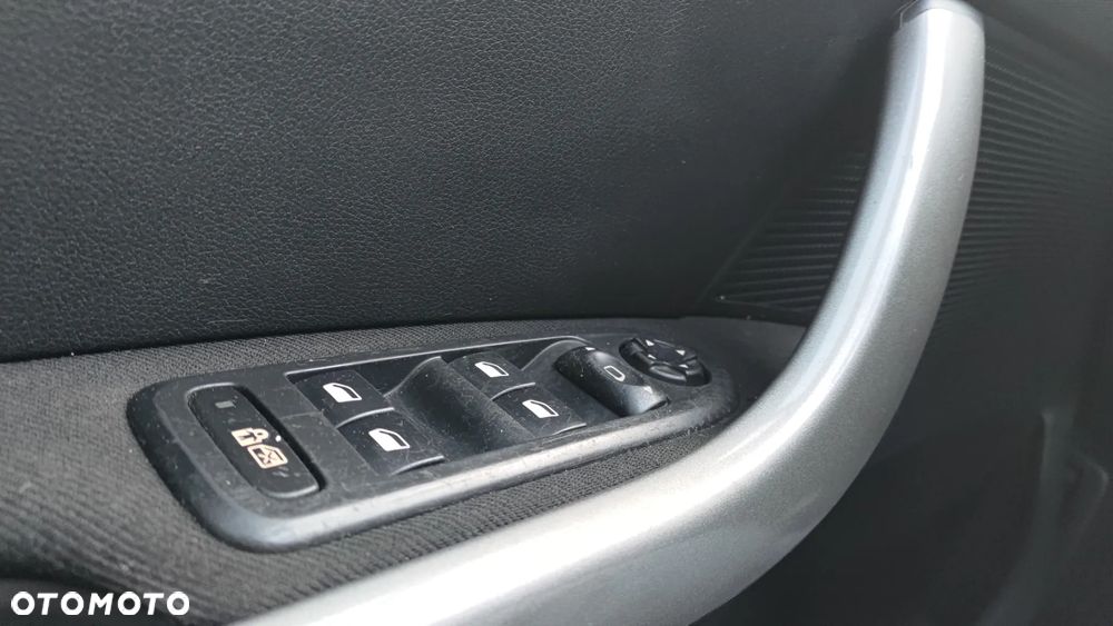 Peugeot 308 1.6 Premium - 6