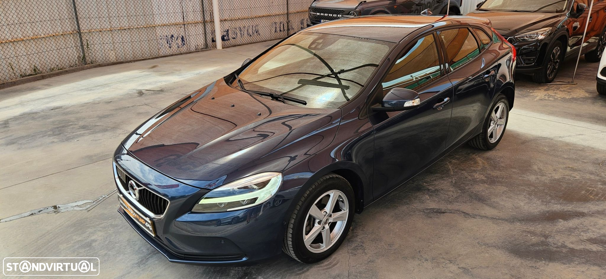 Volvo V40 2.0 D3 Momentum - 5