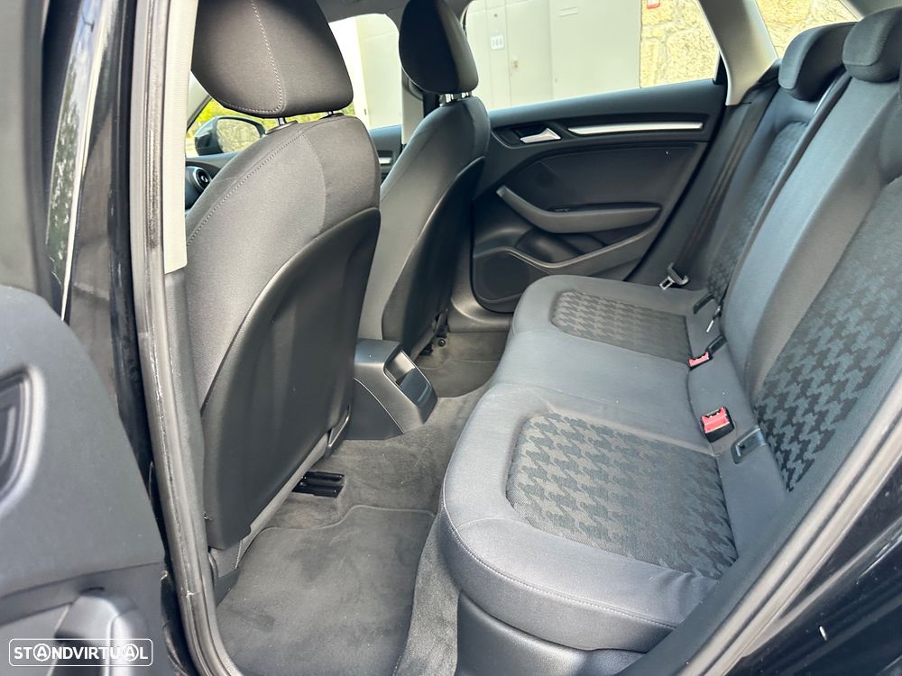 Audi A3 Sportback 1.6 TDI Attraction S tronic - 28