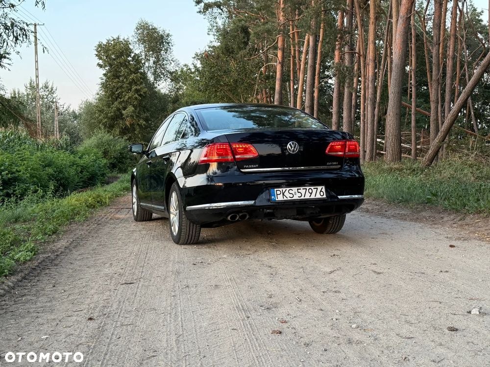 Volkswagen Passat 2.0 TDI Comfortline - 8