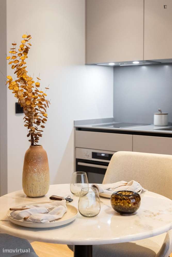 Apartamento com 1 quartos - localizado em Ramalde Porto - Grande imagem: 5/7