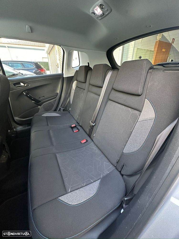 Peugeot 2008 1.2 PureTech Signature EAT6 - 10