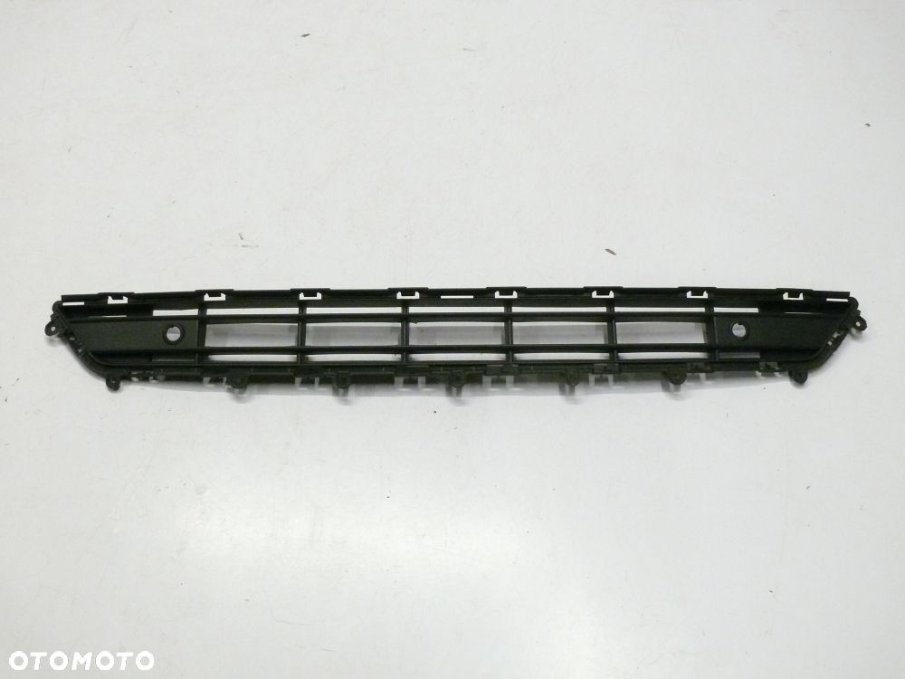 VOLVO XC40 II KRATKA ZDERZAKA ŚRODKOWA