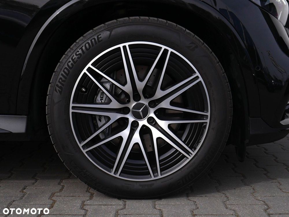 Mercedes-Benz GLC - 32