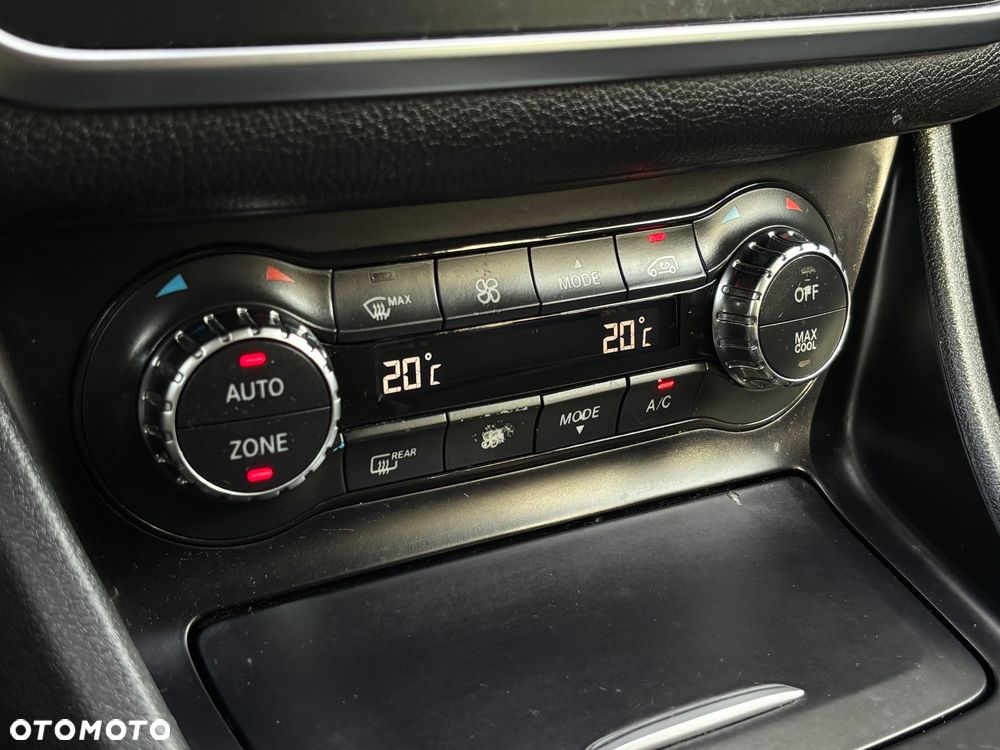 Mercedes-Benz GLA 250 7G-DCT - 27
