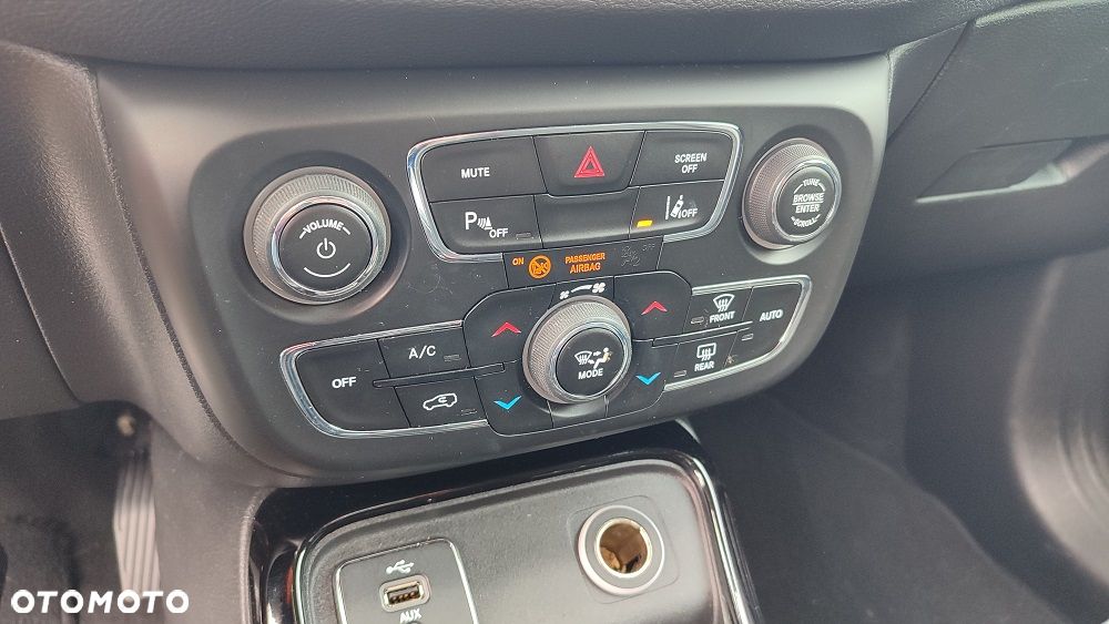 Jeep Compass 1.4 TMair Night Eagle FWD S&S - 37