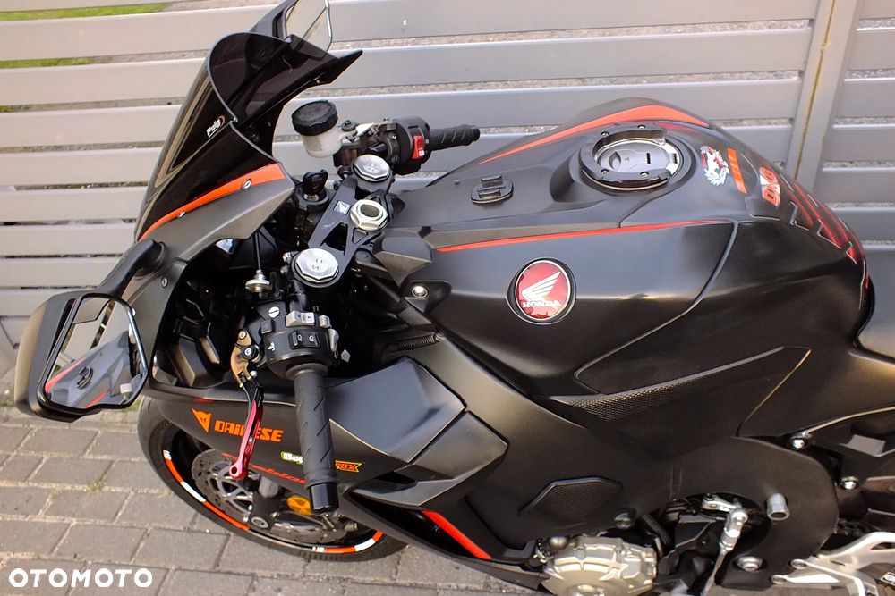 Honda CBR - 9