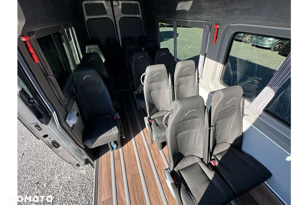 Mercedes-Benz eSprinter - 12