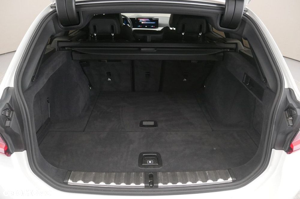BMW Seria 3 - 16