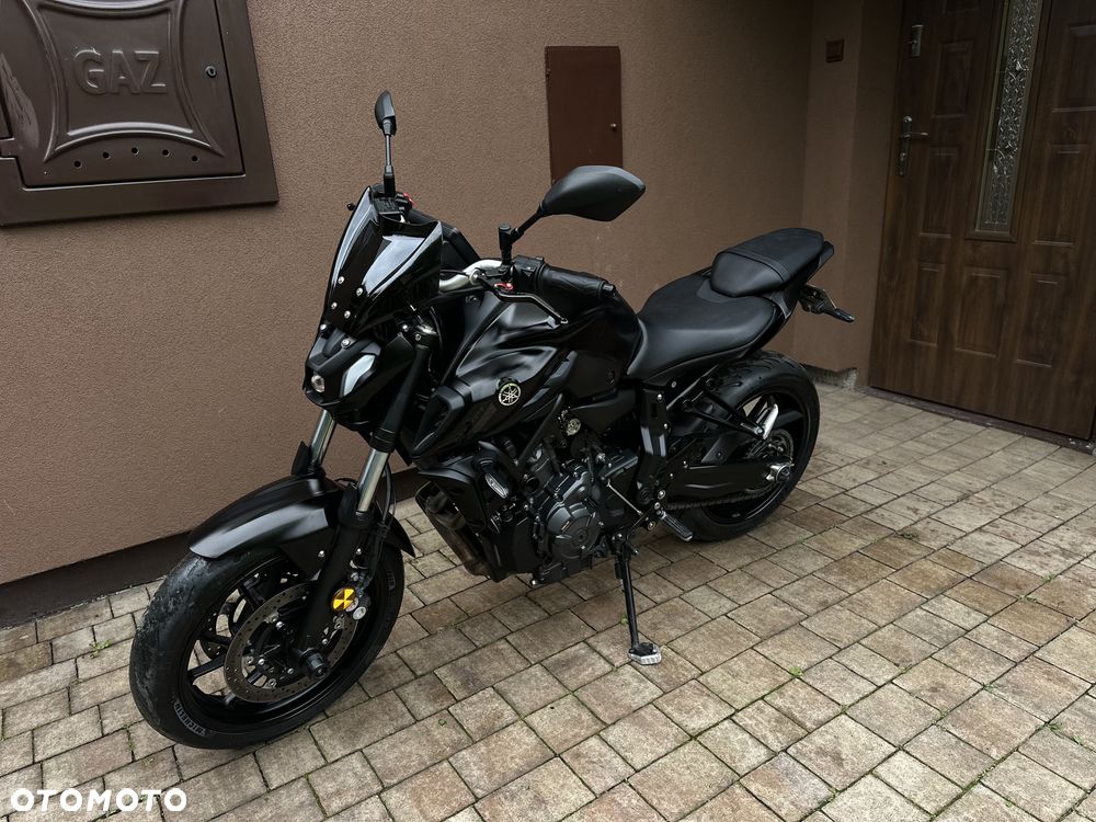 Yamaha MT - 27