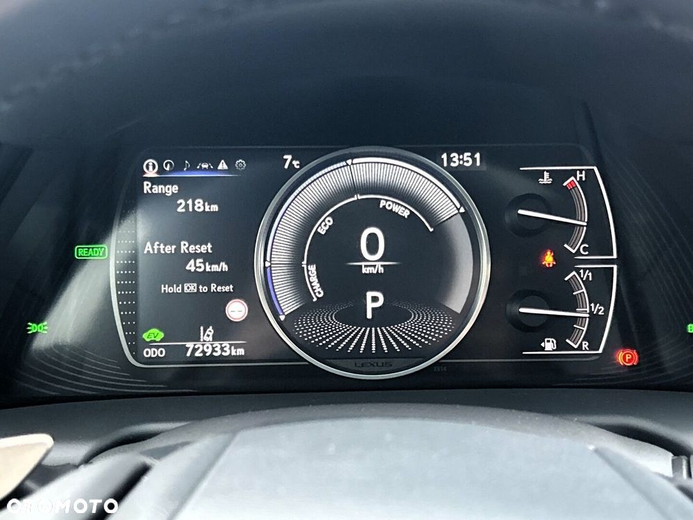 Lexus ES 300h F Sport Design - 19