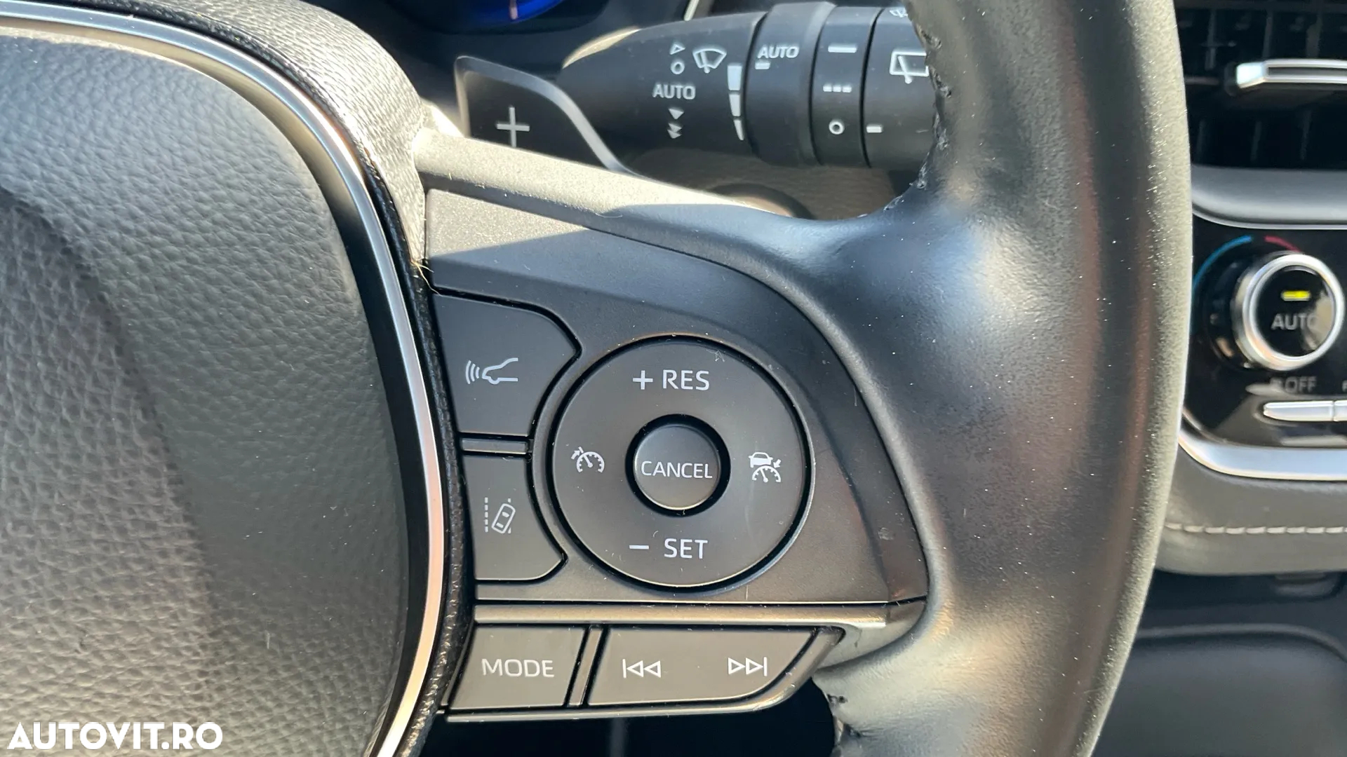 Toyota Corolla 2.0 HSD Dynamic interior Negru - 14