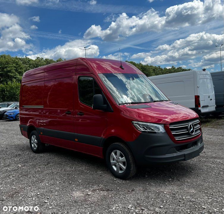 Mercedes-Benz Sprinter - 2