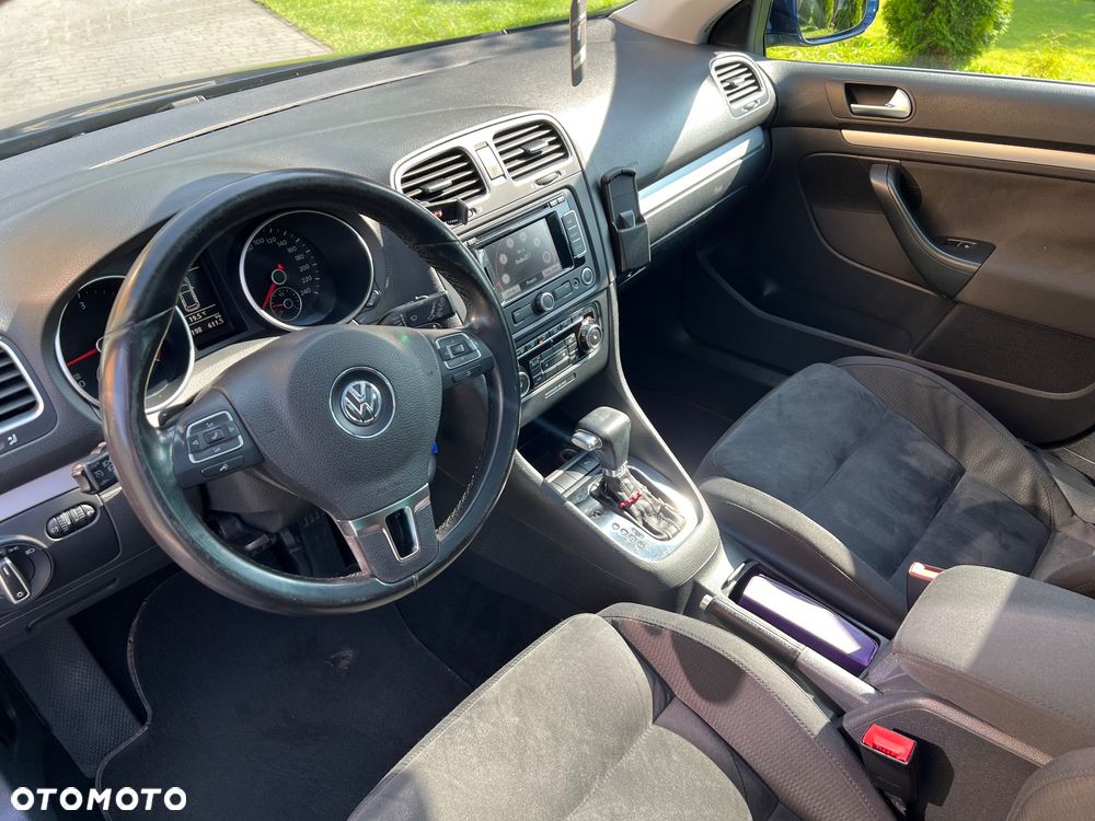 Volkswagen Golf 2.0 TDI DPF BlueMotion Technology DSG Comfortline - 12