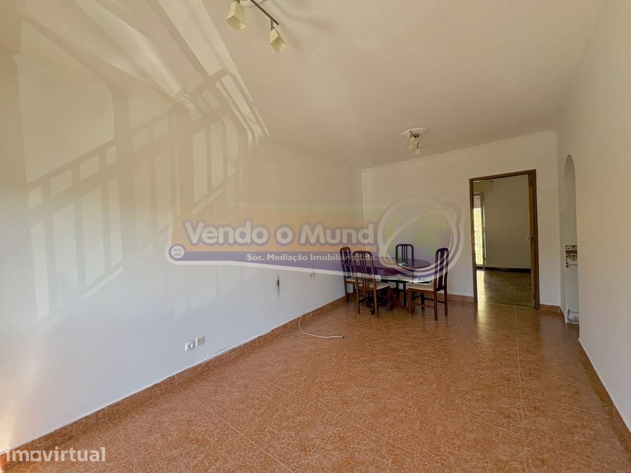Apartamento T2 em Vialonga (VIAL037) - Grande imagem: 3/39