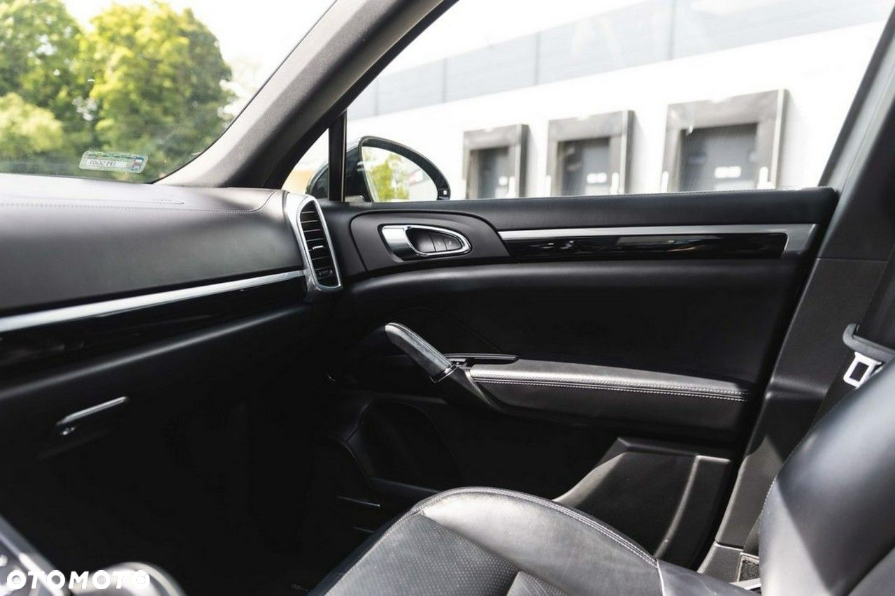 Porsche Cayenne - 24