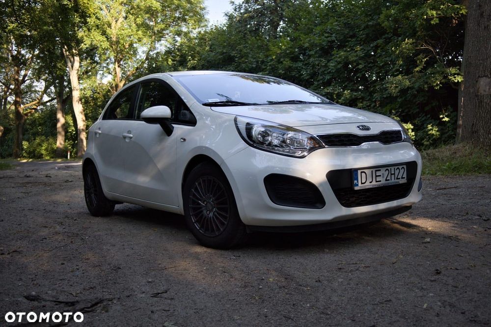 Kia Rio 1.2 L - 1