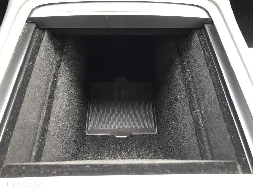 Tesla Model 3 RWD - 33