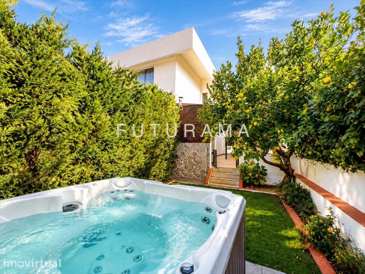 Charmosa Moradia Isolada T4+2 com Jardim, Jacuzzi e Garagem na Parede - Grande imagem: 5/60