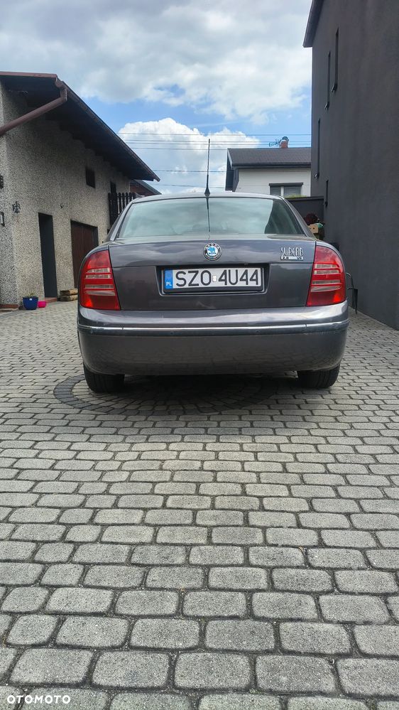 Skoda Superb 2.8 V6 Elegance - 5