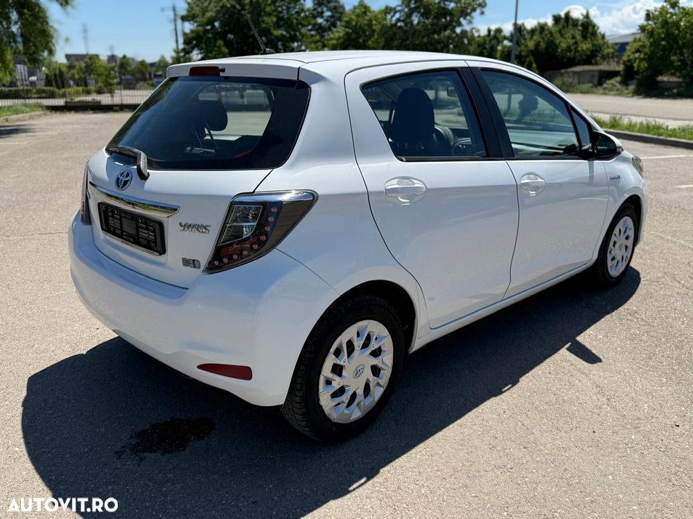 Toyota Yaris 1.5 VVT-i HSD Sol - 4