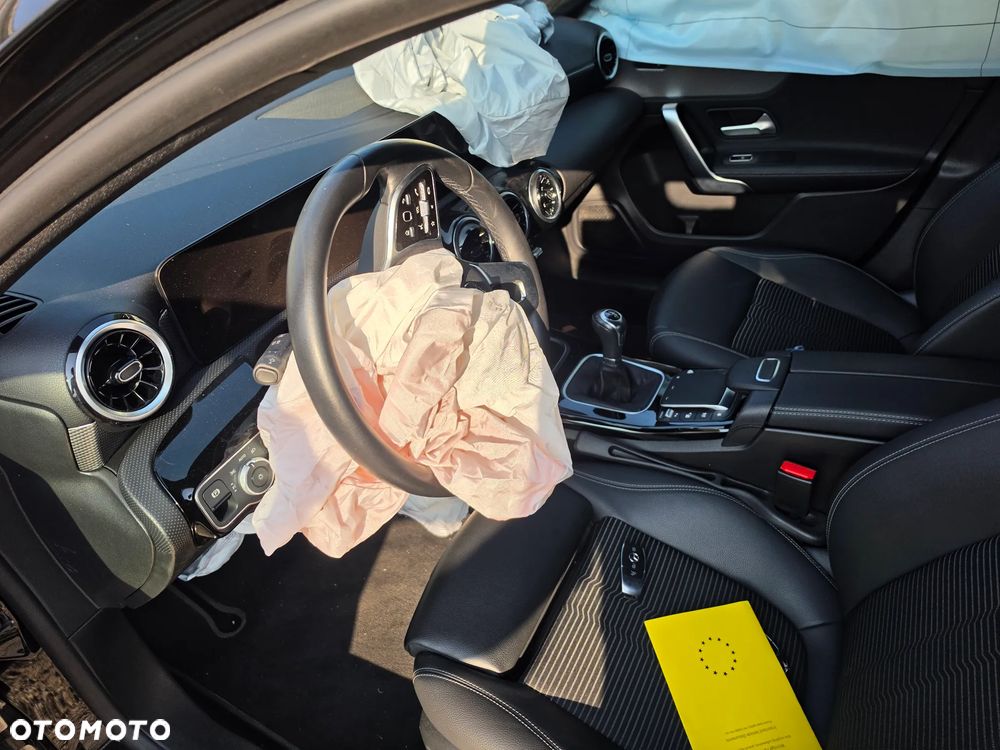 Mercedes-Benz Klasa A 200 Edition 2021 - 11