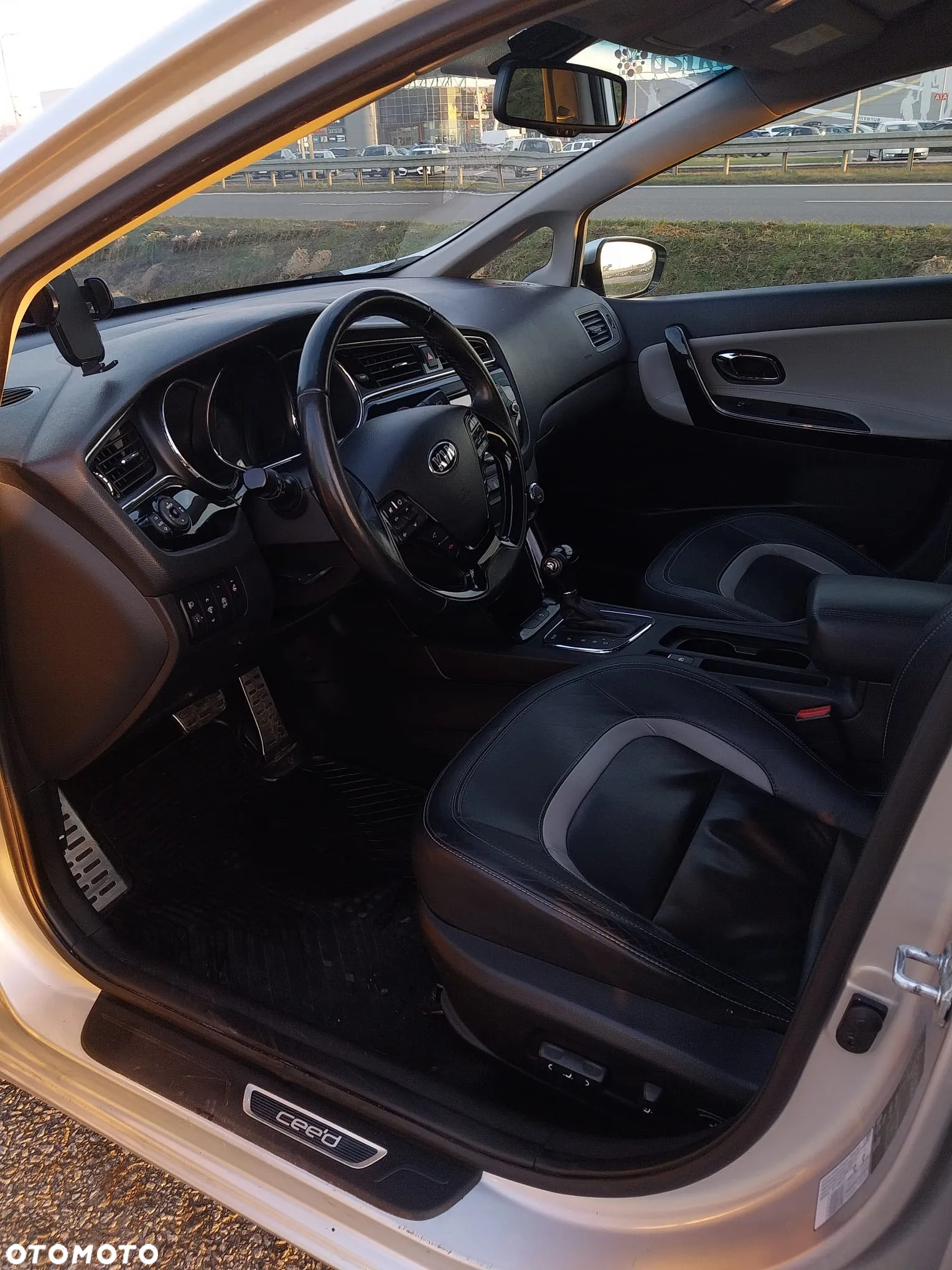 Kia Ceed - 11