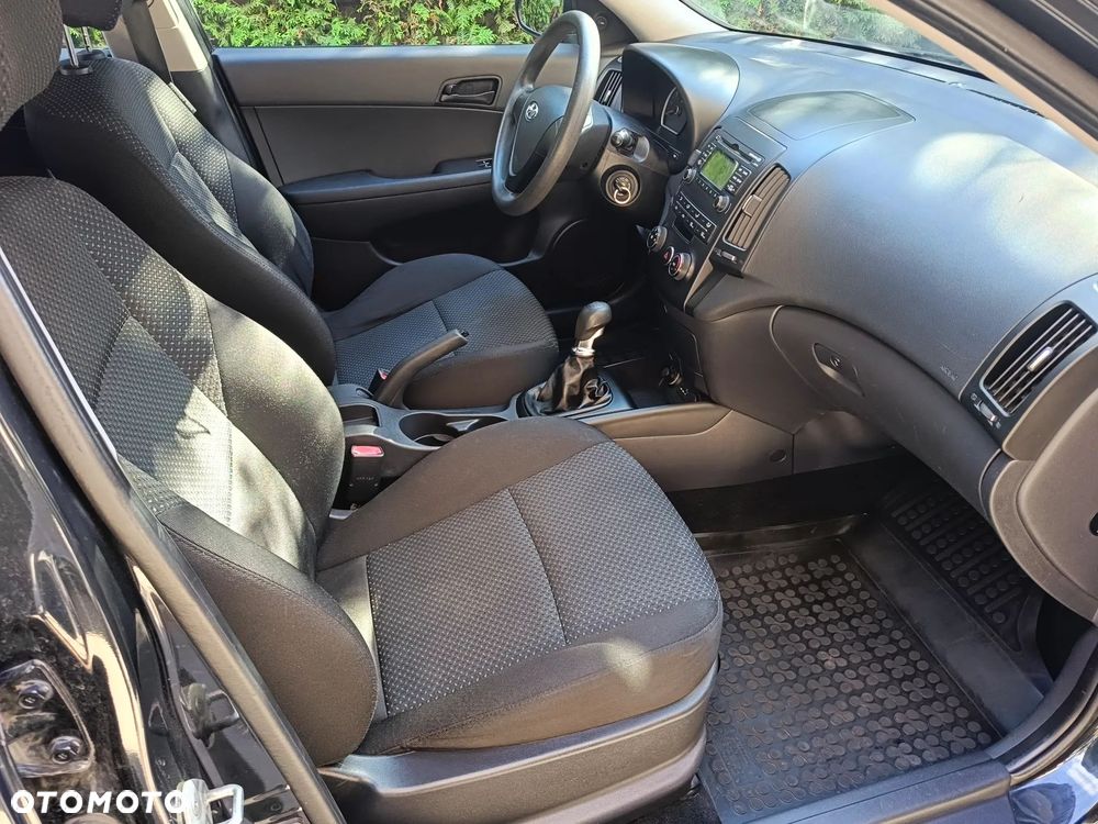 Hyundai i30 1.4 Base - 14