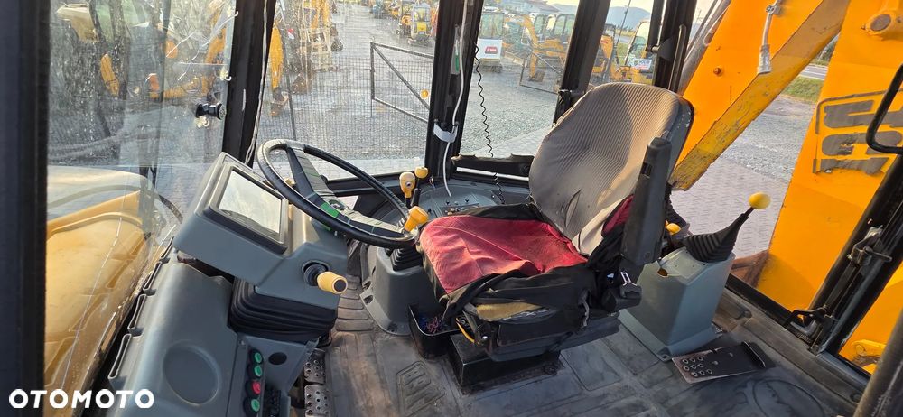 JCB 3CX - 7
