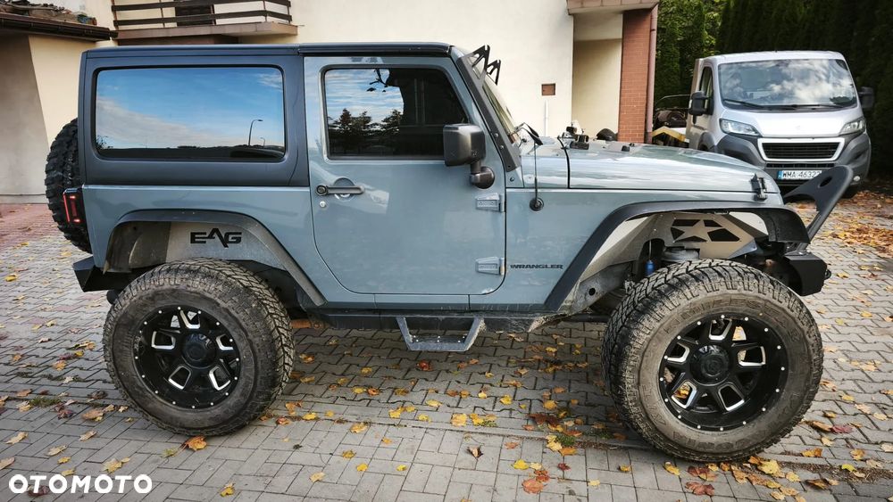 Jeep Wrangler - 2