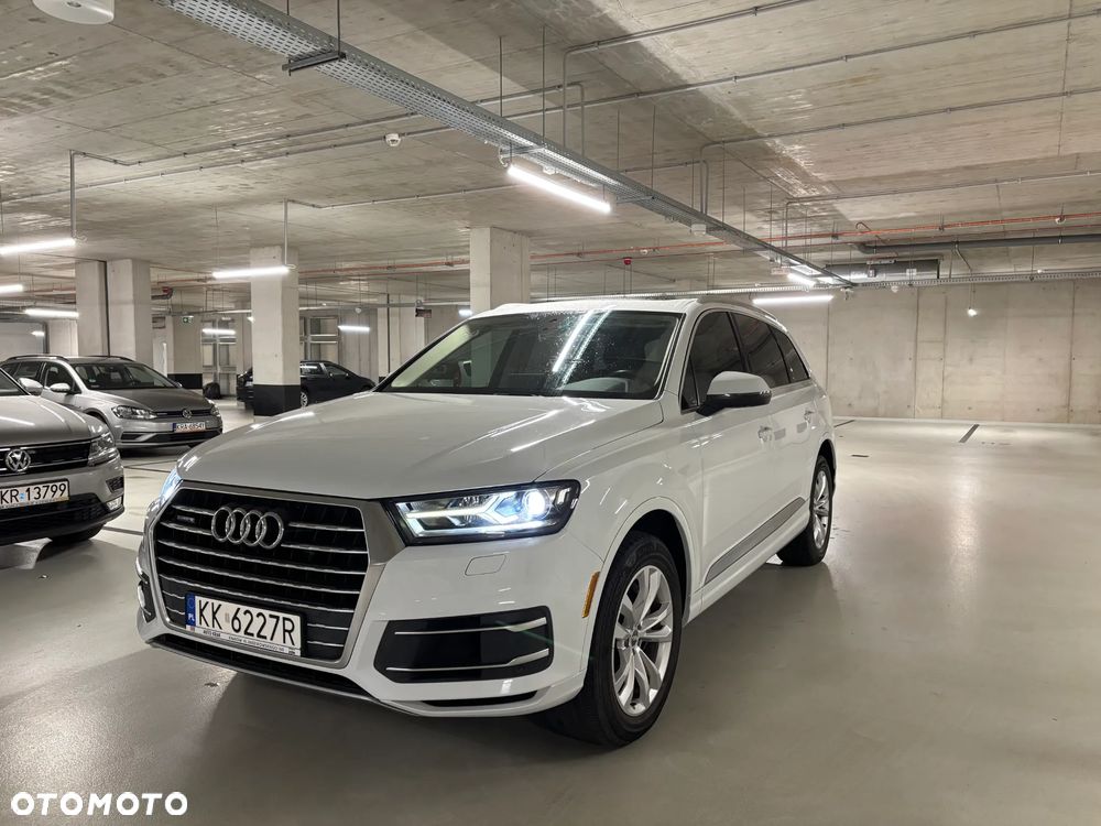 Audi Q7 - 1