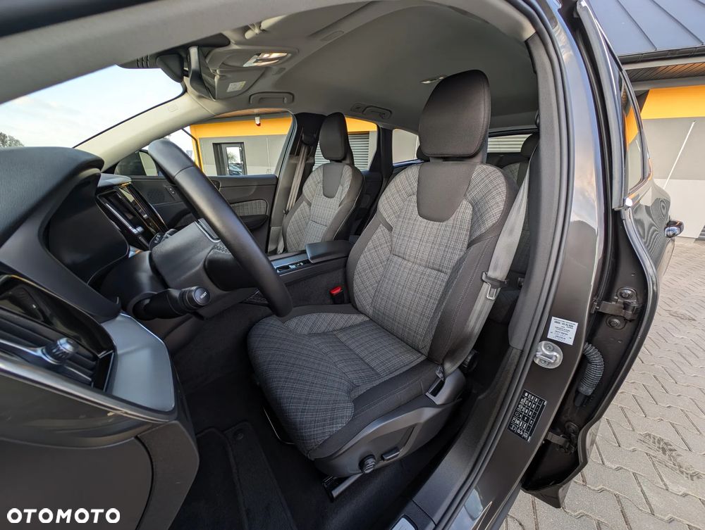 Volvo XC 60 B4 B Essential - 35