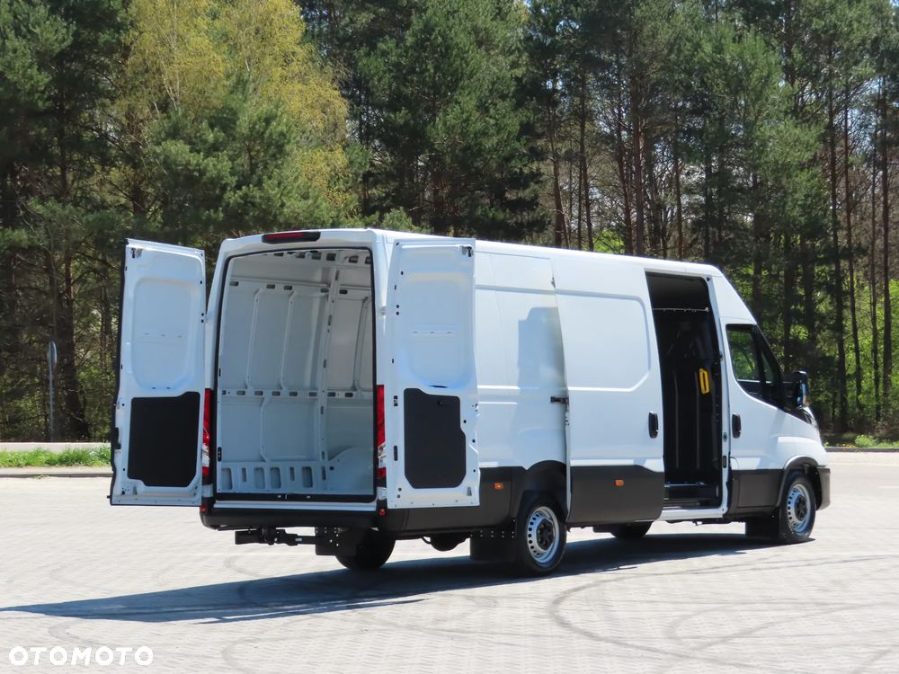 Iveco Daily 35S18 3.0 HPI 180 KM POWER Furgon Blaszak XXL 4.70 CM MAXI LONG Wysokość H2 1900 mm WZMACNIANE ZAWIESZENIE 968 Kg Ładowność HAK 3500 Kg Rozstaw Osi 4100 mm DMC 3500 Kg, WZMACNIANY Stan NOWY NIE UŻYWANY OKAZJA DOSTEPNY I GOTOWY - 16