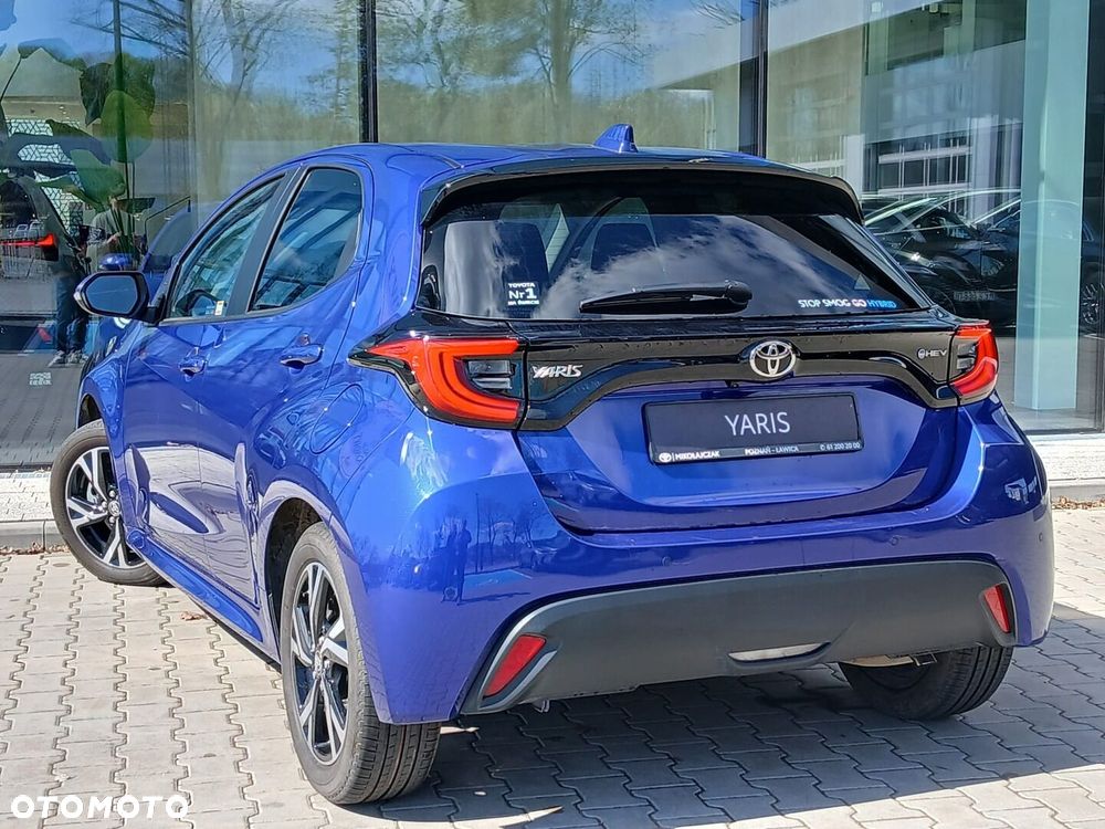 Toyota Yaris Hybrid 1.5 Style - 11