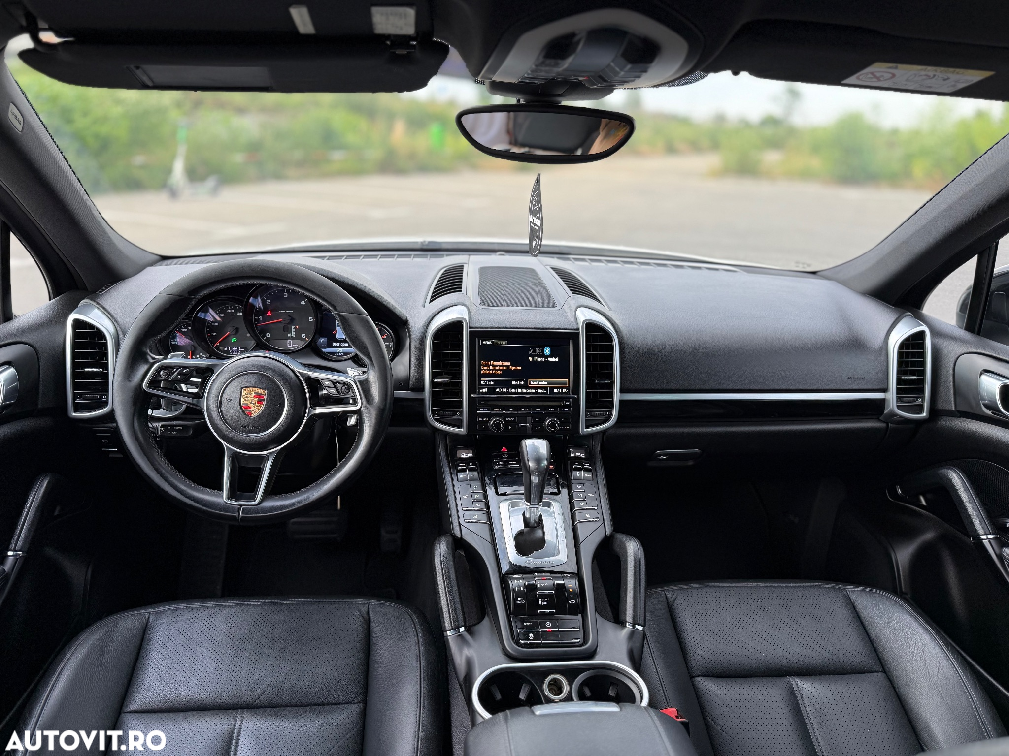 Porsche Cayenne 3.0 L - 12
