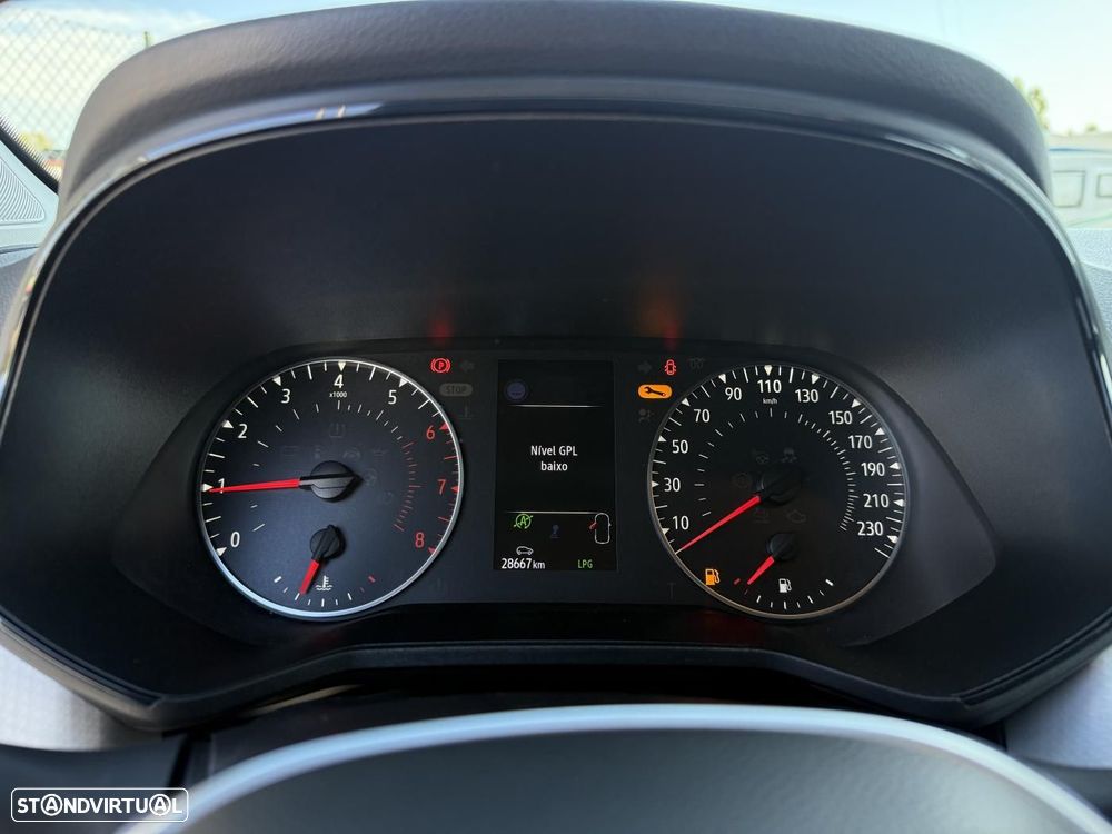 Renault Clio 1.0 TCe Evolution Bi-Fuel - 27
