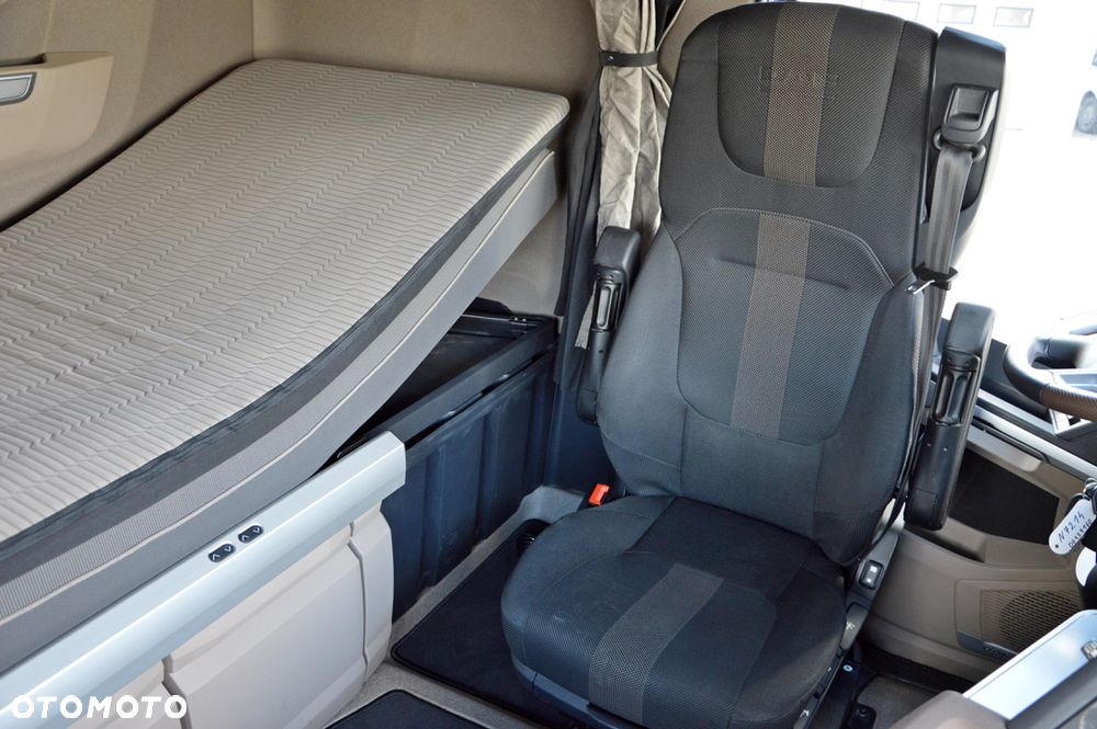 DAF XG+ 530 / ZF INTARDER / KLIMA POST. / SALONKA / FULL LED / ALUFELGI - 26